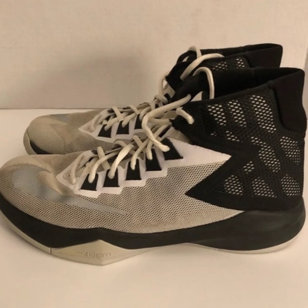 Nike‎ Zoom Devosion Shoes Men Size 9 Lace Up Basketball Sneakers